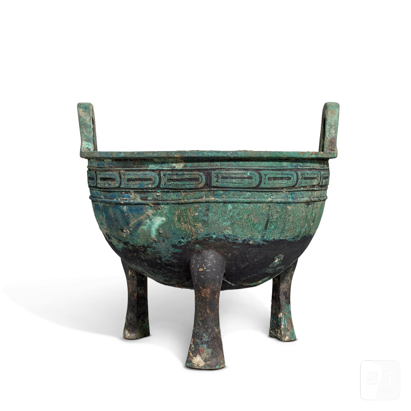 An inscribed archaic bronze ritual food vessel, ding, Late Western Zhou dynasty | 西周晚期 青銅羽紋鼎